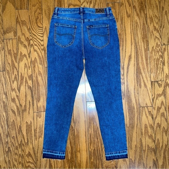 Lee Women's Slim Fit Skinny Ankle Button Fly High Rise Jeans Size 8 Medium - Picture 9 of 10